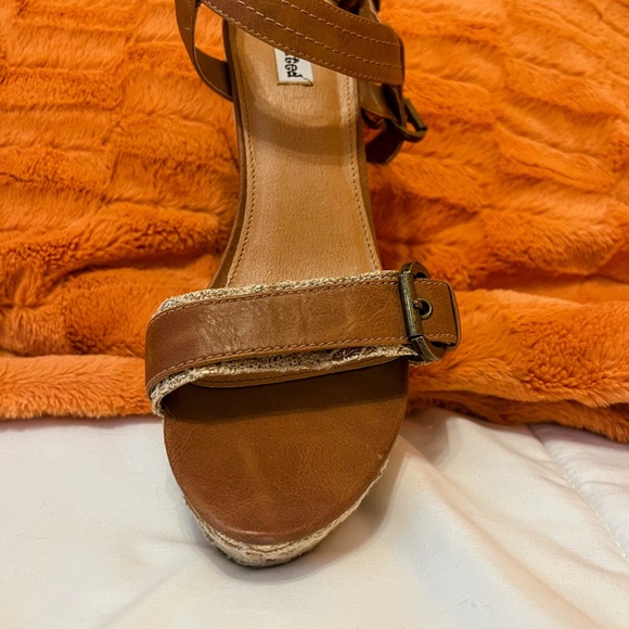 Not Rated Brown and Gold Wedge. Size 10 - Picture 5 of 8